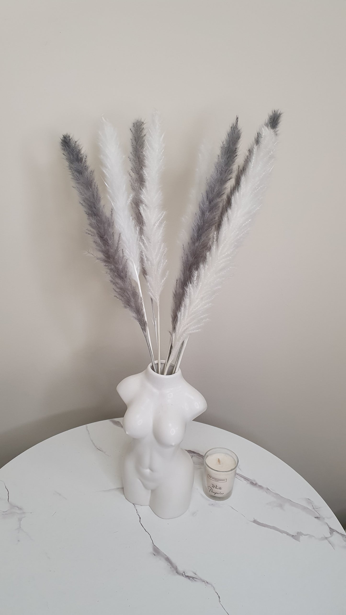 White & Grey Pampas Grass 60cm - 16 Stems
