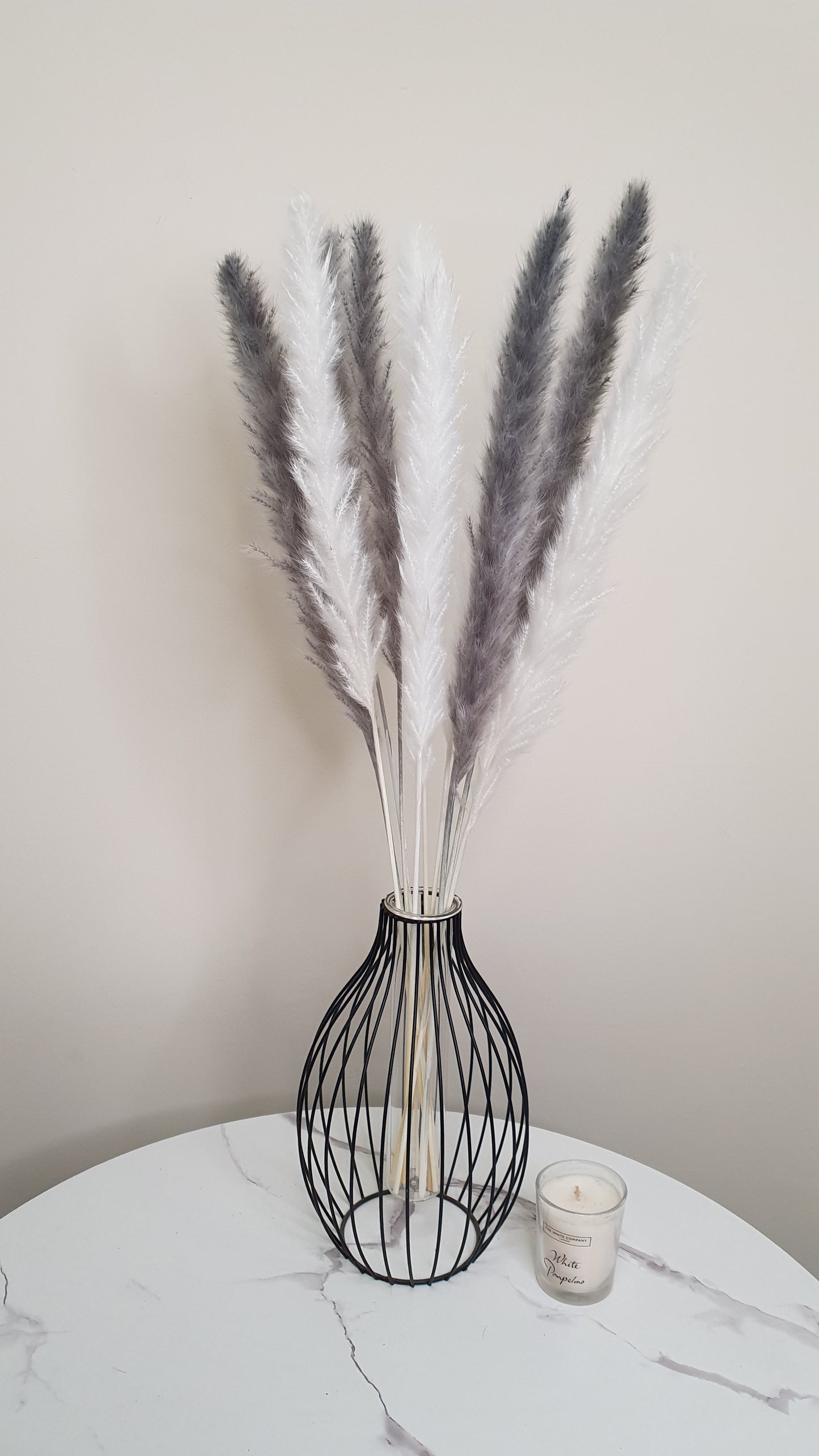 White & Grey Pampas Grass 60cm - 16 Stems