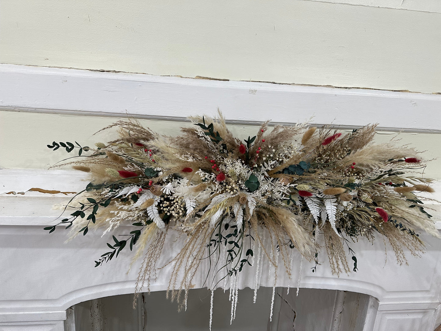 Dried Flower Garland - Mantelpiece Pampas Display