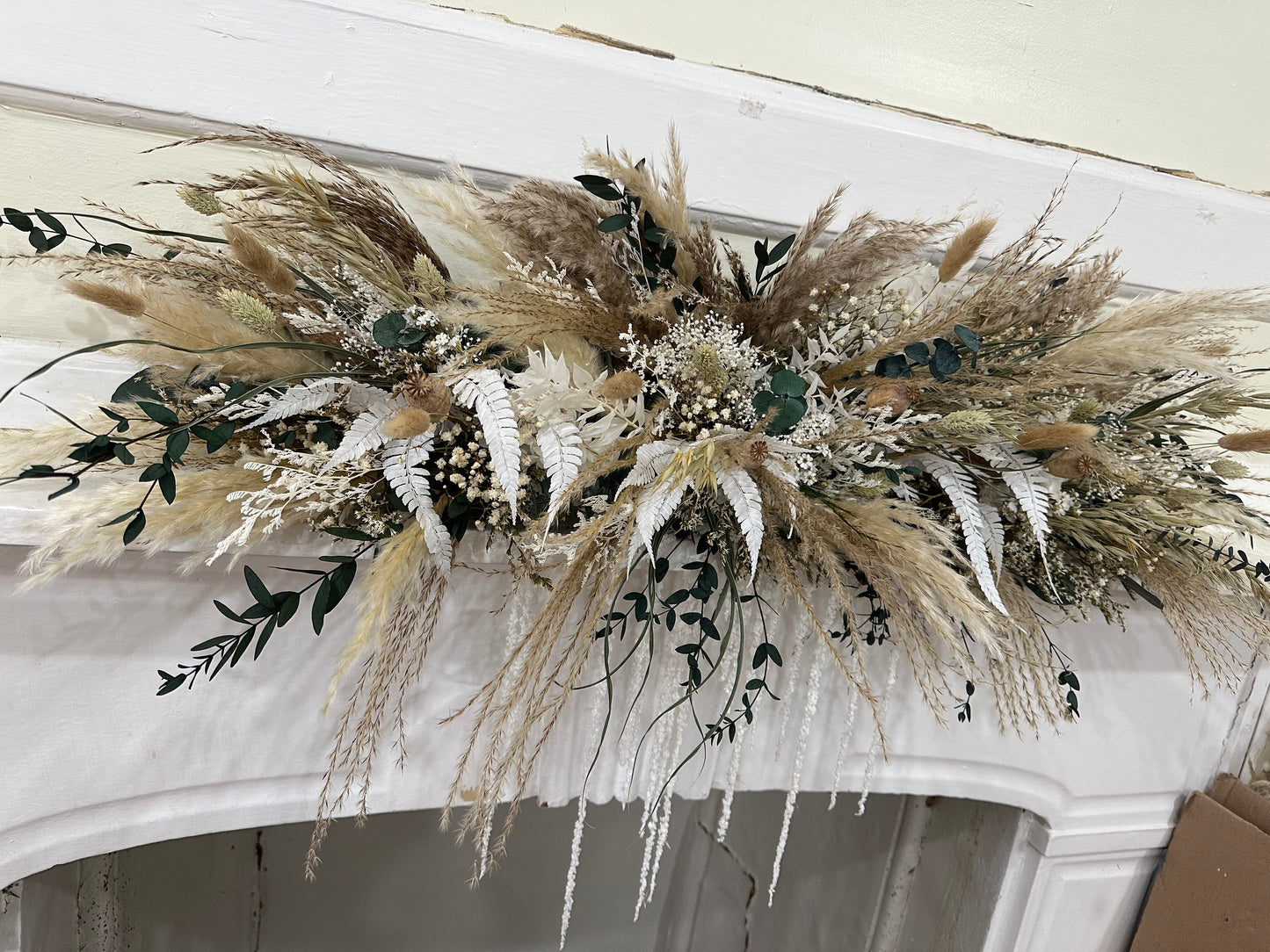 Dried Flower Garland - Mantelpiece Pampas Display