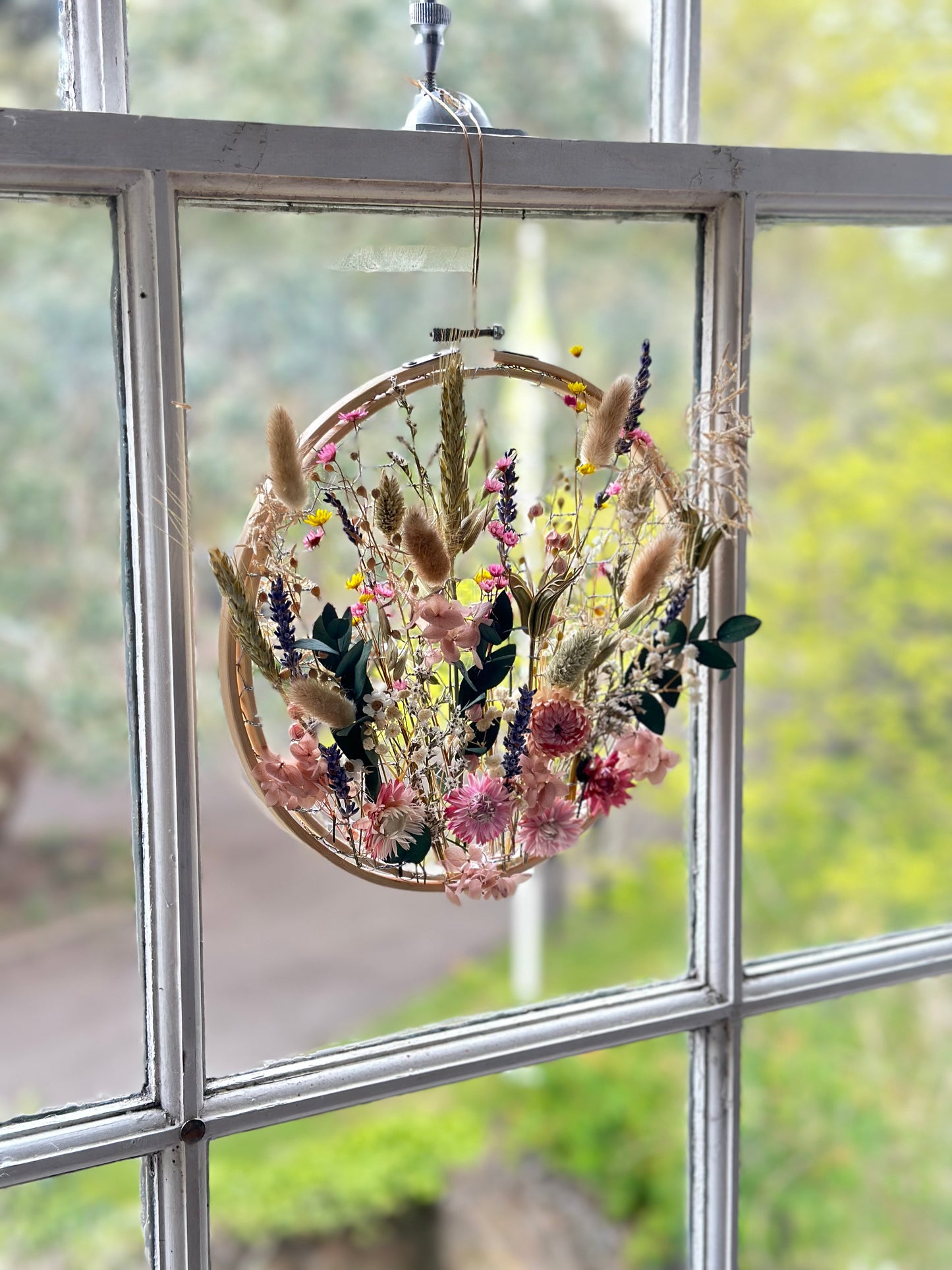 dried flower hoop workshop